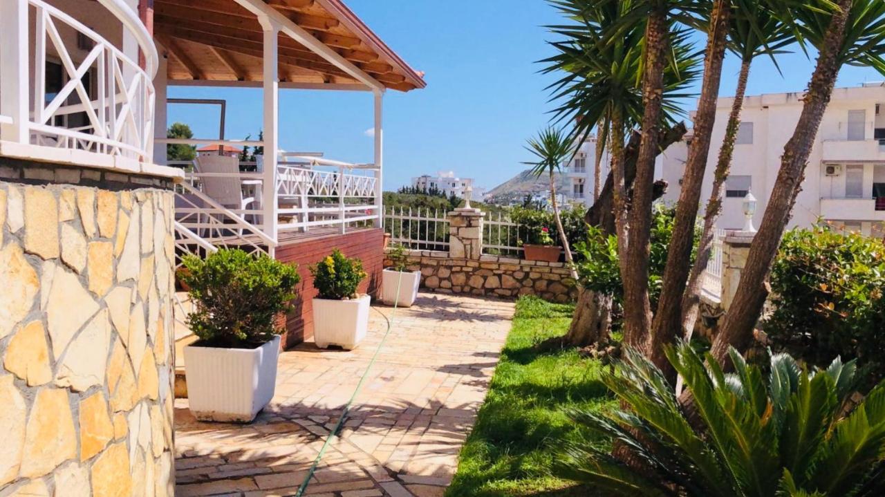 Apartments On The Beach Саранда Экстерьер фото
