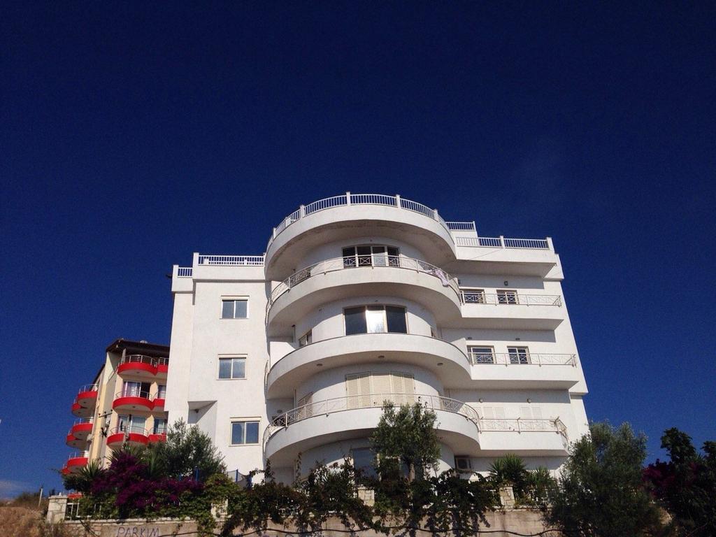 Apartments On The Beach Саранда Экстерьер фото