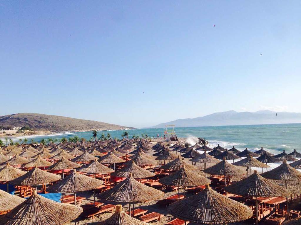 Apartments On The Beach Саранда Экстерьер фото