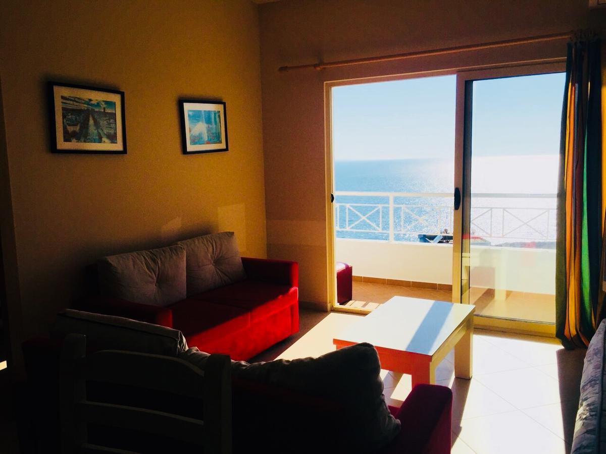 Apartments On The Beach Саранда Экстерьер фото